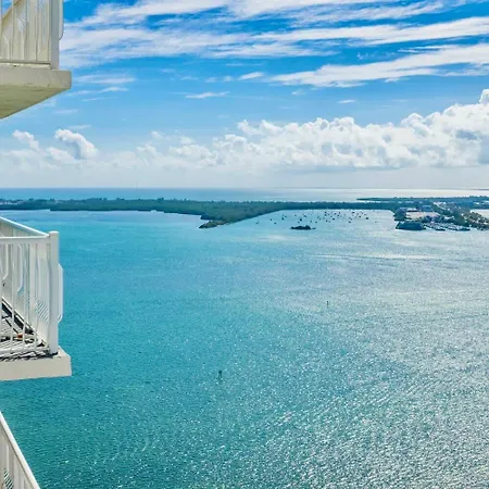 Brickell Miami Unit, Amazing View, Balcony, Pool, 1 Free Parking Apartment